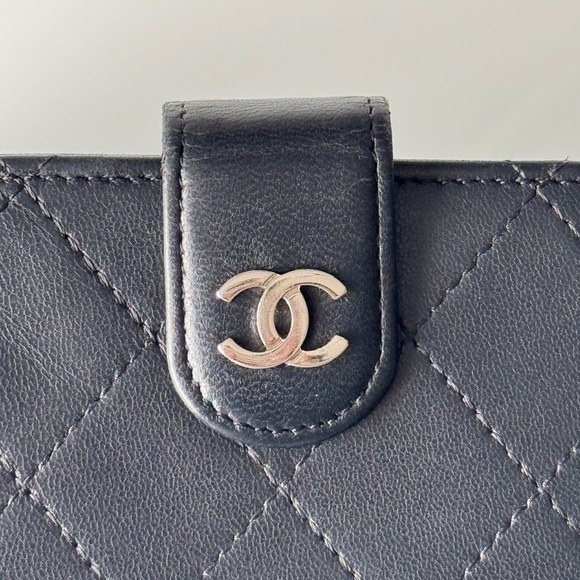 Authentic Vintage Chanel Small French Wallet - Picture 4 of 15